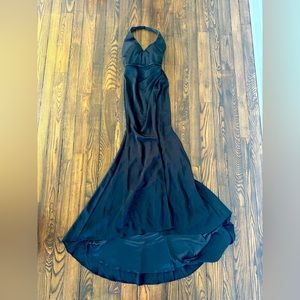 Glamour by NWT Couture Black Halter Dress Plunged Neck Slit Prom Size 2 Black